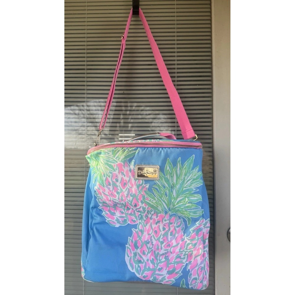 Lilly Pulitzer Blue and Pink Pineapple Wine/Cooler Bag - large